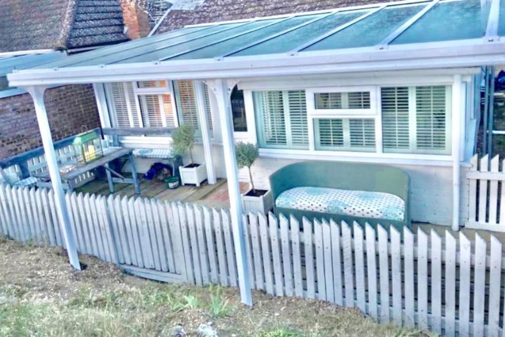 A Unique, Off-grid Eco Friendly House. Wolferton (King's Lynn)